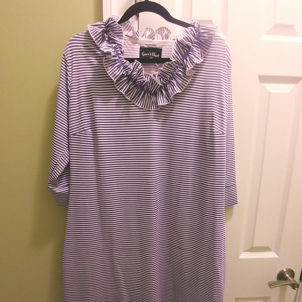 Adorable ruffle dress XL